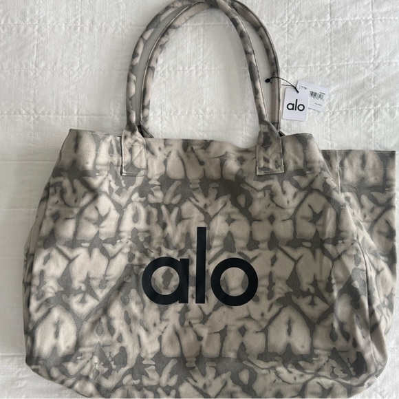 ALO Yoga Handbags - ALO Yoga Black and Gray Patterned Tote Bag, NWT